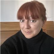 Educatrice impartisce lezioni private di italiano, storia, geografia e scienze a studenti di elementari e medie